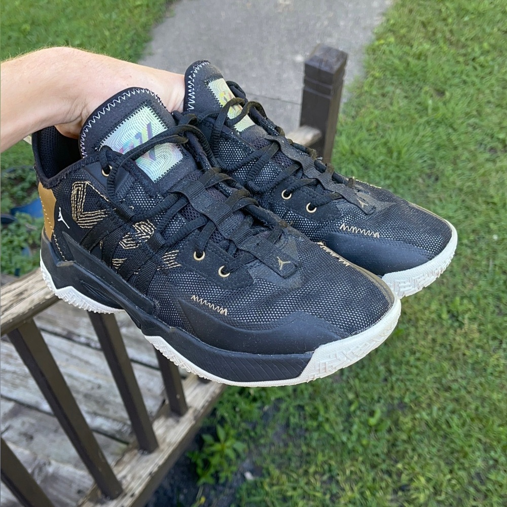 Gold Athletic Shoes nike whatnot basketball shoes size 9 Russell westbrook